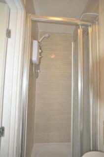 524CH SHOWER.JPG