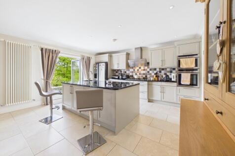 Kitchen/dining ro...