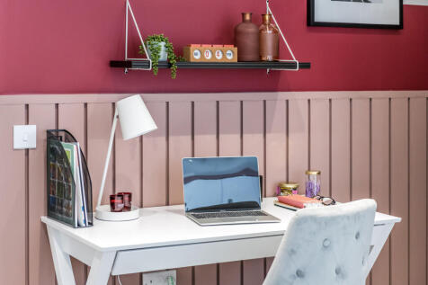 Dunbar 4 bedroom home, space for a home office in kitchen