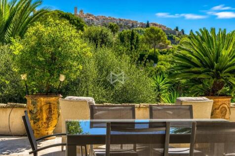 Beautiful terrace with panoramic views over the vi