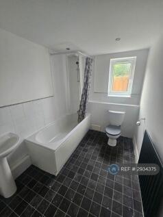 Holly House, Bolton, BL3 photo 5