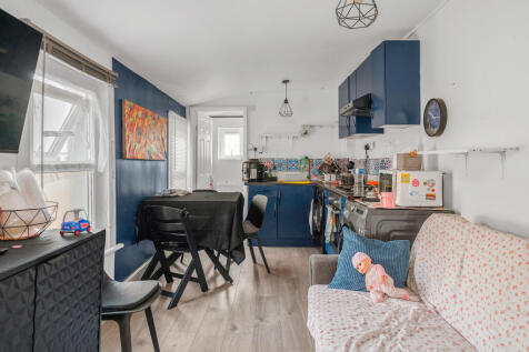 First Floor Flat, Candler Street, Tottenham, Haringey, London photo 3