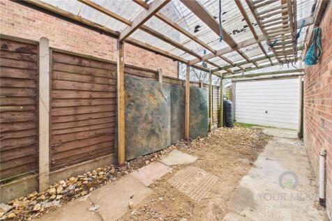 Carport/Garage