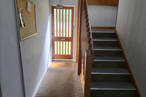 SWINDERBY INSIDE BUILDING STAIRS THAT LEAD TO UPST