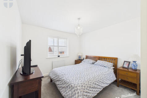 CAM03218G0-PR0689-STILL015