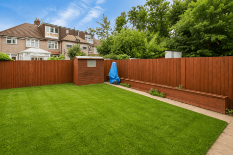 3 bed end terrace to rent Renshaw Close, London S