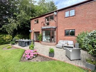 11 Edgemoor Ext2.jpg