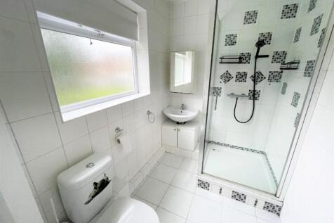 SHOWER ROOM.jpg