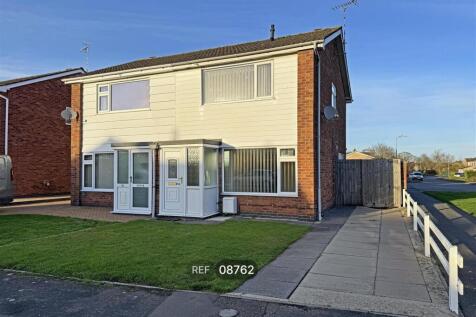 3-bed semi-detached on Caithness Road, Stamford, PE9 2TF, £1,100/mo