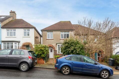 Sharpthorne Crescent-16.jpg