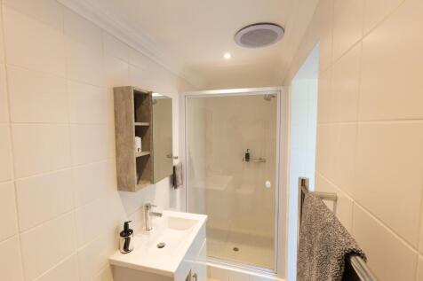 Ensuite shower