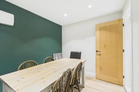 10 Chestnut Avenue Photos (12).jpg