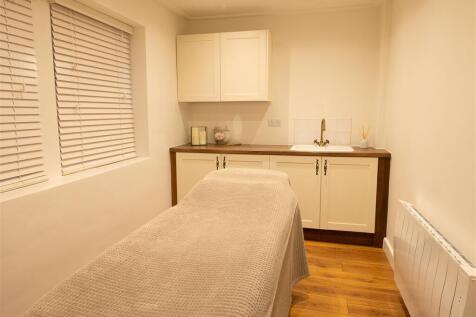 Healthcare Facility for sale Image 5