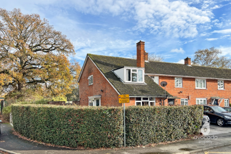 Bracknell, RG12 - property photo