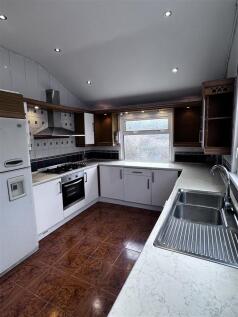 Kitchen 1.jpg