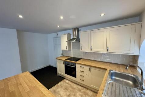 Kitchen (1/3)
