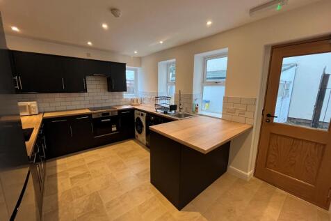 Room 6, West Hill Drive, Mansfield, NG18 photo 5
