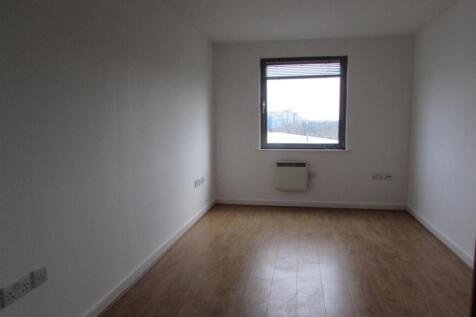 Bedroom 1.jpg