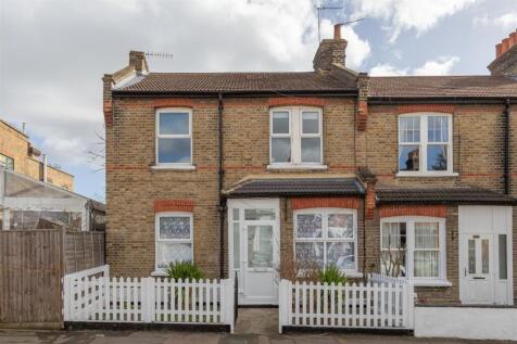 Halstead Road, E11