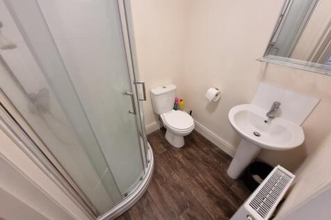 Flat 2, 4-6 Victoria Terrace photo 4