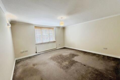 Elvetham Rise, Chineham, RG24 photo 4