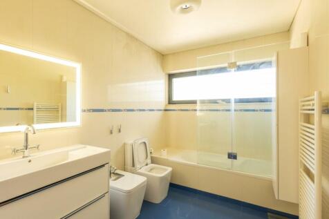 Magnificent 5-Suite Villa in Tróia, with Pool