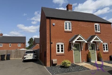 Towcester, NN12 - property photo