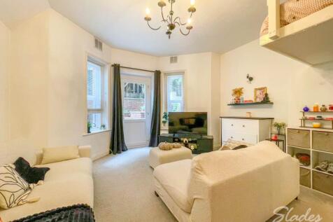 West Cliff Studios, 9 Durley Gardens, Bournemouth photo 4