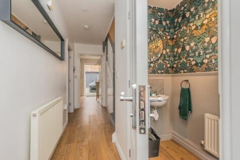 Entrance Hall/Wc