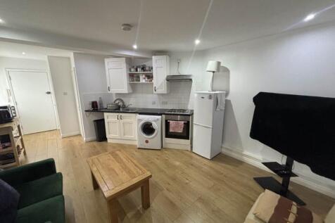 Alegria Court, Pembroke Road, Seven Kings photo 5