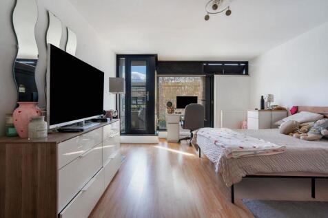 Studio Room