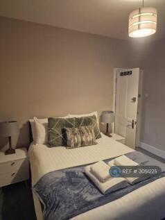 Garratt Lane, London, SW18 photo 5
