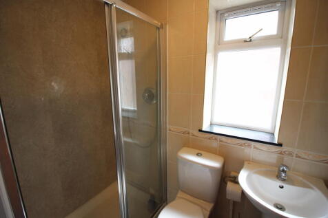 2 Cornfield bathroom