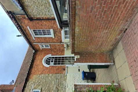 Retail Property (high street) to rent Image 6