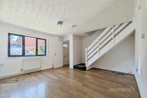 Highgrove, Farnborough, Hampshire, GU14 photo 3