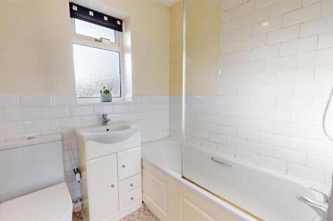 Amber Hill 23 Bathroom.jpg