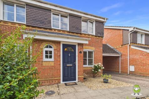 EweMove Estate Agents Basingstoke - Arcadia Close