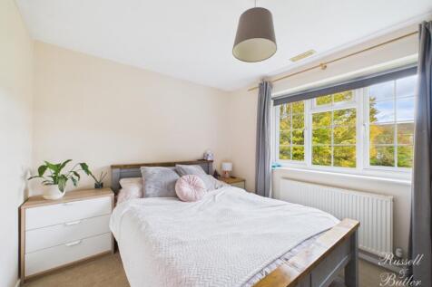 CAM01995G0-PR0380-STILL012