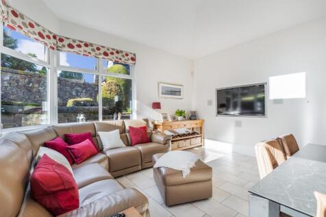 4 bed, 2 bath Detached in Glasgow - Photo 16