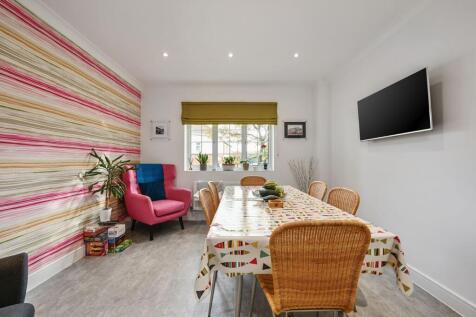Open Plan Kitchen / Dining Room