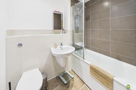 Family Bathroom James Hillier EweMove Bexley and D