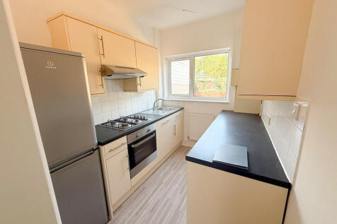 Dagenham Road, ROMFORD photo 4