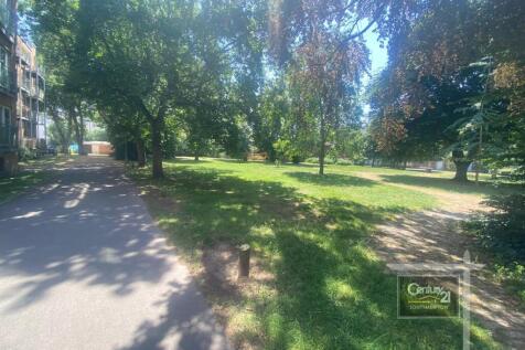 COMMUNAL PARK