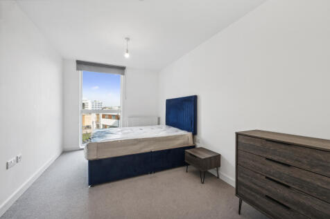  Stylus Place, Hayes, Hillingdon photo 4