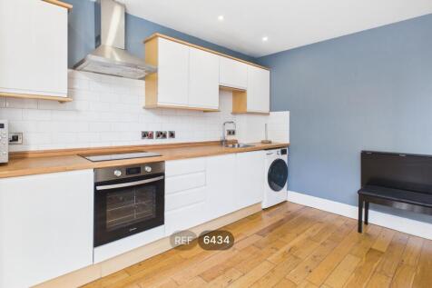 Kitchen &amp; Living area