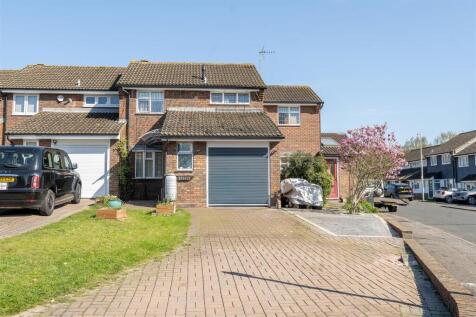 Woodford Green, IG8 - property photo