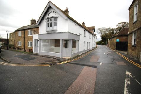 2-bed flat on Station Road, Minster, Kent, £1,100/mo