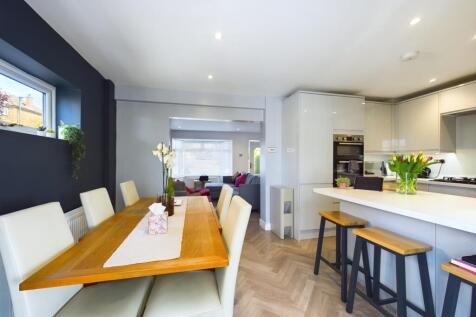 CAM01354G0-PR0303-STILL017