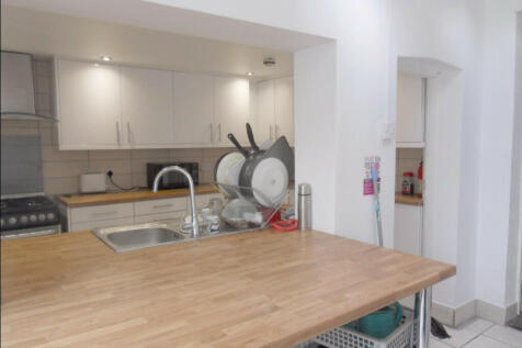 5-bed terraced on De Beauvoir Road, Reading, Berkshire, RG1, £3,125/mo