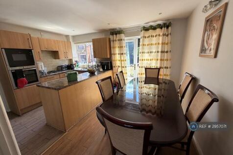 Bill Hamling Close, London, SE9 photo 3